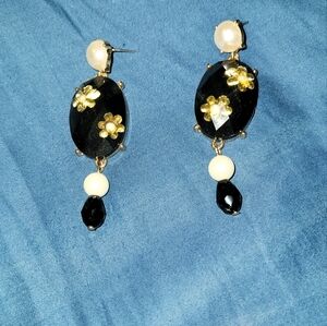 Black Flower Pearl Earrings